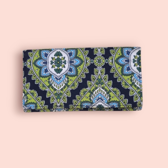 ❤️2/$18 Vera Bradley Paisley Checkbook Cover Retired - Picture 2 of 4